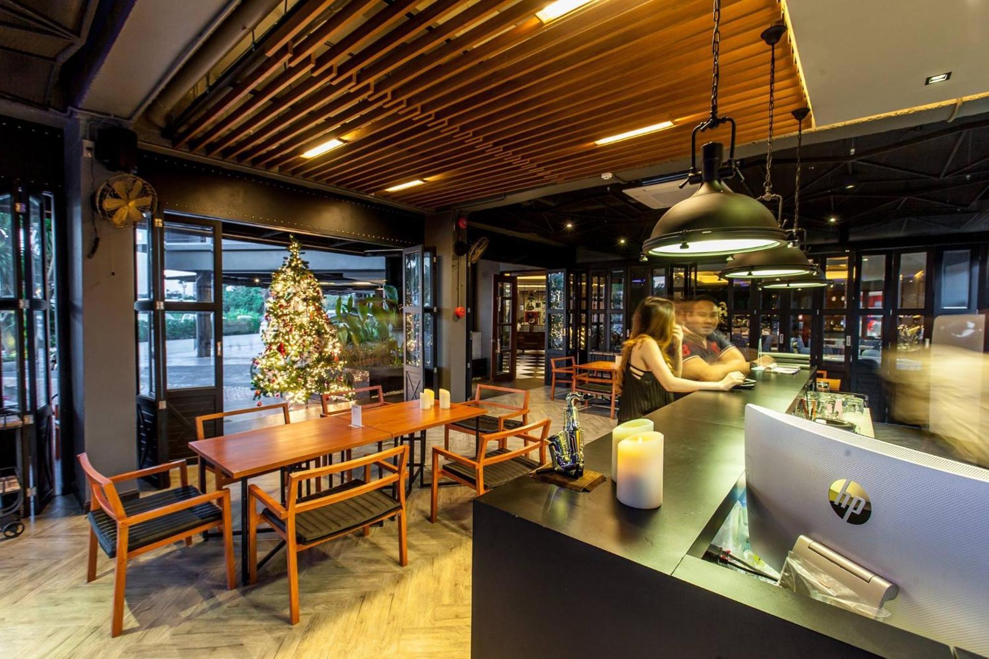 Loft Mania Boutique Hotel Chumphon Exteriör bild