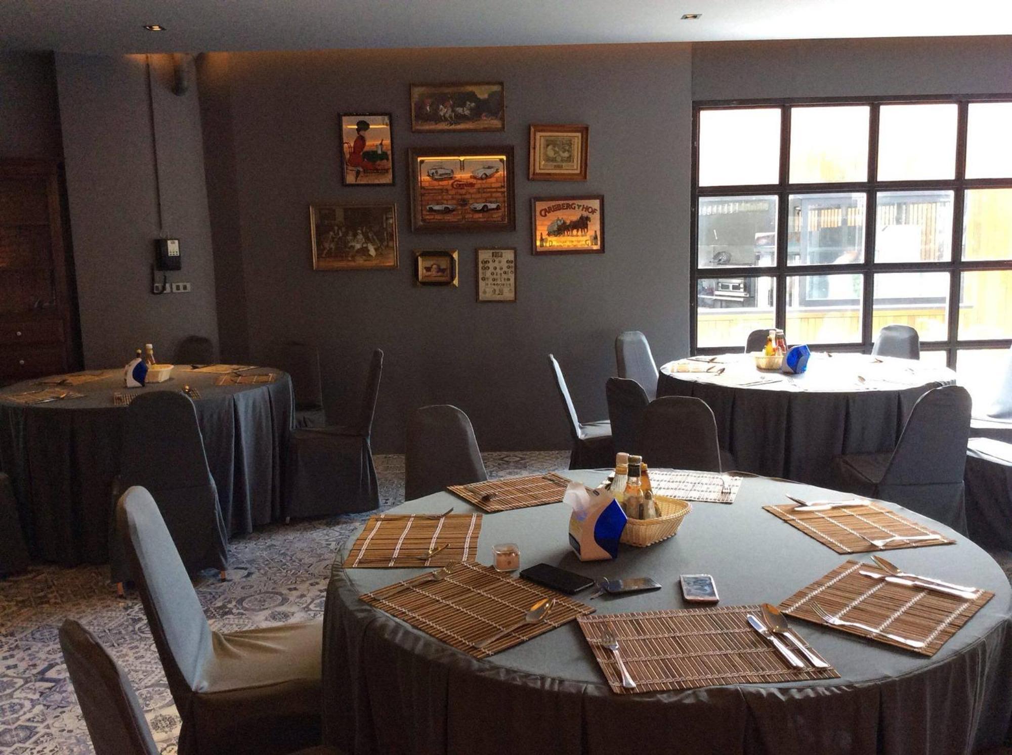 Loft Mania Boutique Hotel Chumphon Exteriör bild