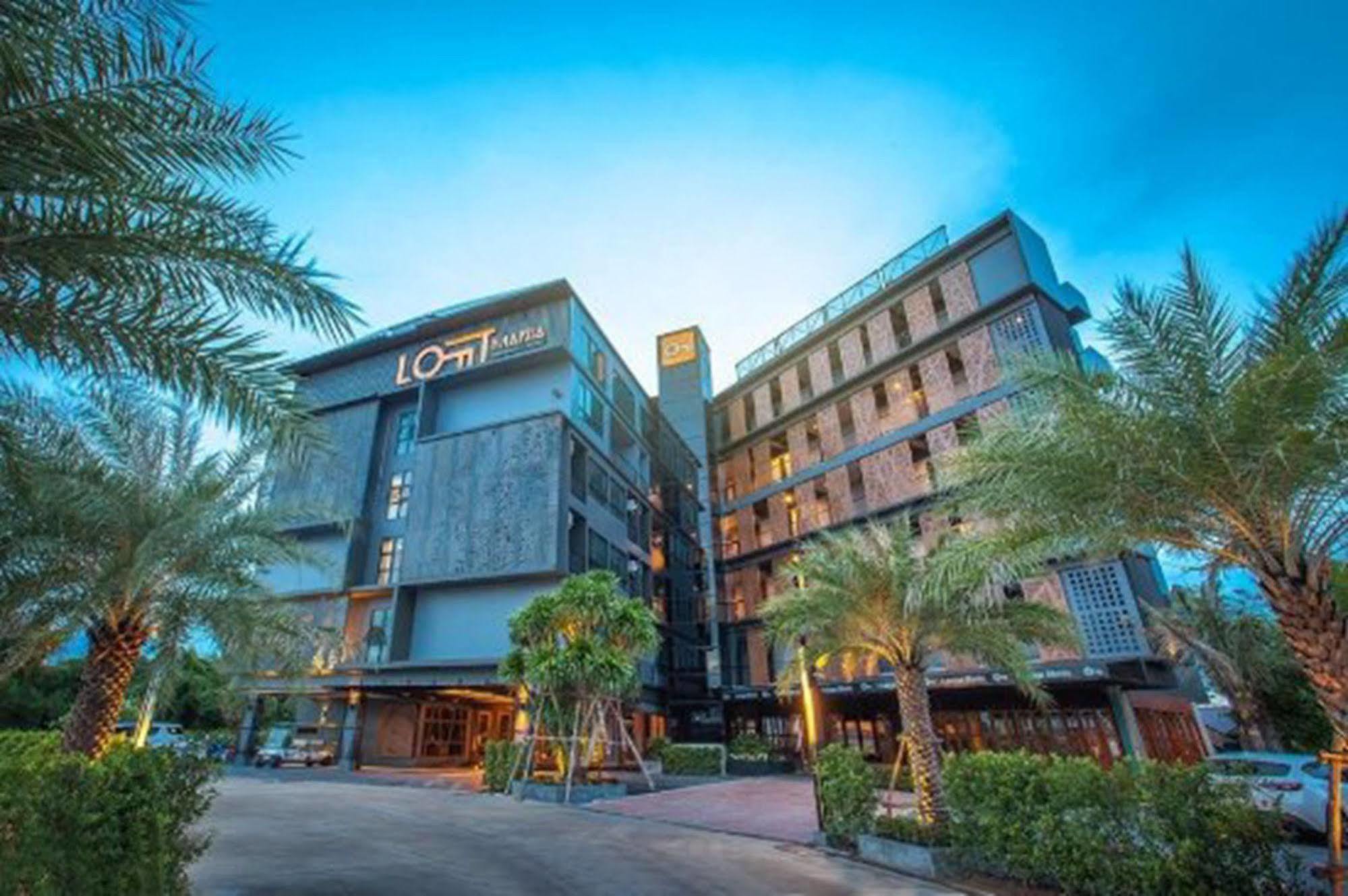 Loft Mania Boutique Hotel Chumphon Exteriör bild